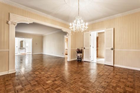 945 Round Table Court Indianapolis IN 46260