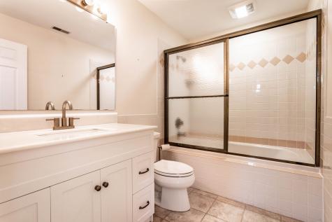 945 Round Table Court Indianapolis IN 46260