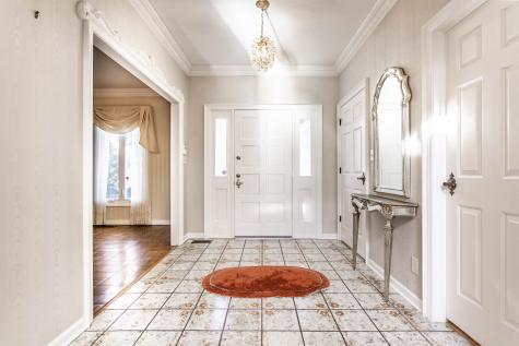 945 Round Table Court Indianapolis IN 46260