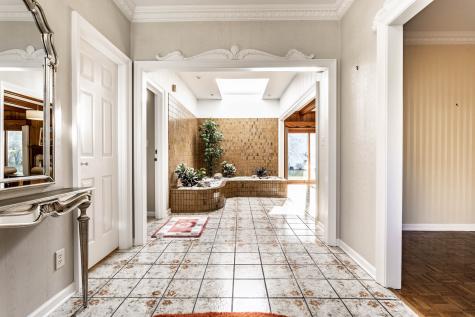 945 Round Table Court Indianapolis IN 46260