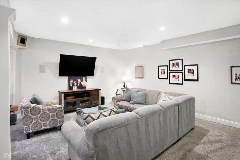 9311 Deer Ridge Drive Zionsville IN 46077