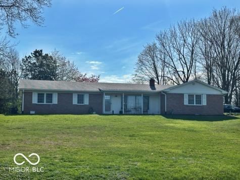 661 Spring Hills Drive Zionsville IN 46077