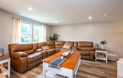1817 Mutz Drive Indianapolis IN 46229