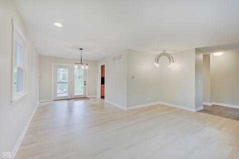 805 Eaglewood Drive Zionsville IN 46077
