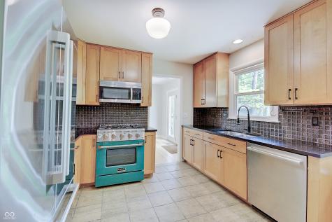805 Eaglewood Drive Zionsville IN 46077