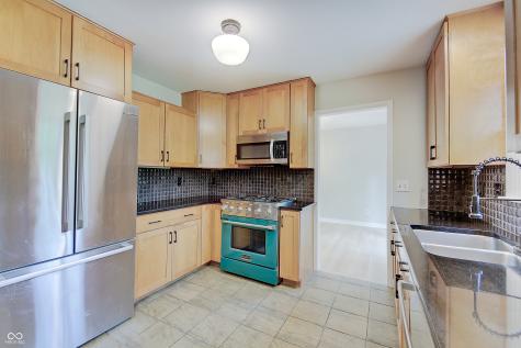 805 Eaglewood Drive Zionsville IN 46077