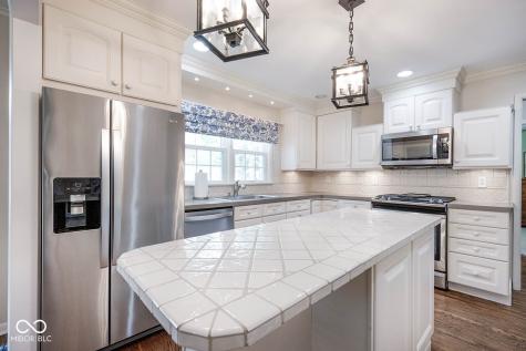 5942 Hillside Avenue East Drive Indianapolis IN 46220