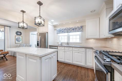 5942 Hillside Avenue East Drive Indianapolis IN 46220