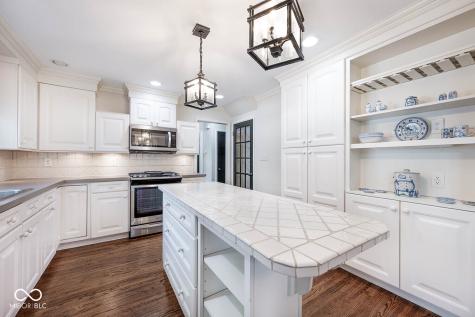 5942 Hillside Avenue East Drive Indianapolis IN 46220