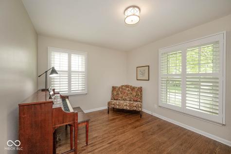 5942 Hillside Avenue East Drive Indianapolis IN 46220