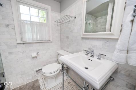 5942 Hillside Avenue East Drive Indianapolis IN 46220