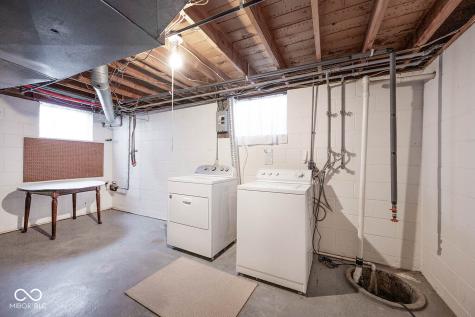 5942 Hillside Avenue East Drive Indianapolis IN 46220