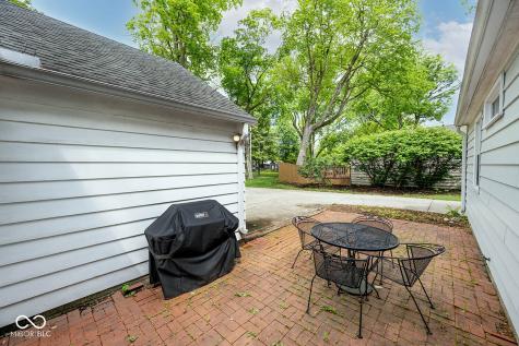 5942 Hillside Avenue East Drive Indianapolis IN 46220