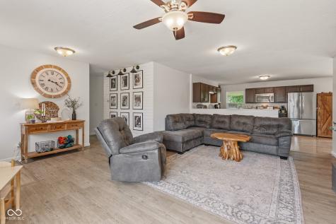 1839 Jolinda Drive Columbus IN 47203