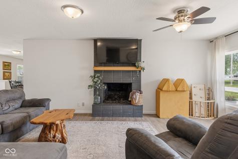 1839 Jolinda Drive Columbus IN 47203