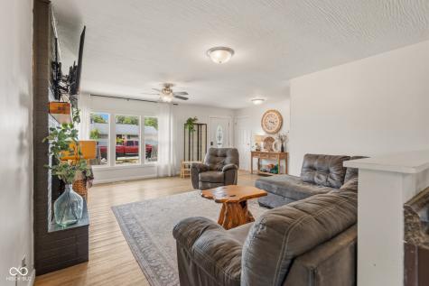 1839 Jolinda Drive Columbus IN 47203