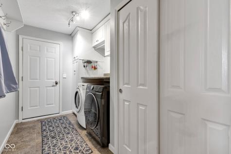 12234 Limestone Drive Fishers IN 46037