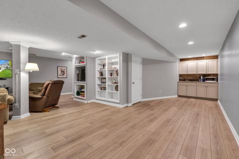 12234 Limestone Drive Fishers IN 46037