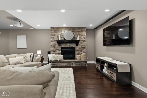 16337 Stonewolf Boulevard Noblesville IN 46060