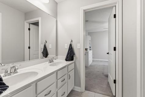 16337 Stonewolf Boulevard Noblesville IN 46060