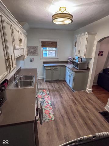 918 Kessler Boulevard East Drive Indianapolis IN 46220
