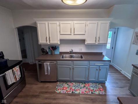 918 Kessler Boulevard East Drive Indianapolis IN 46220