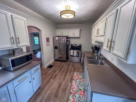 918 Kessler Boulevard East Drive Indianapolis IN 46220
