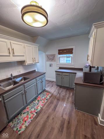 918 Kessler Boulevard East Drive Indianapolis IN 46220