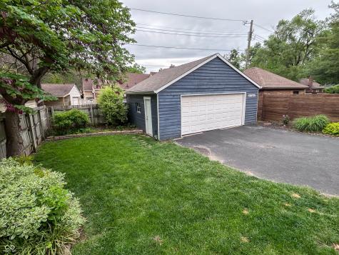 918 Kessler Boulevard East Drive Indianapolis IN 46220