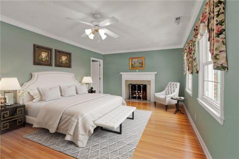 7 E Westfield Boulevard Indianapolis IN 46220