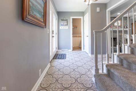 3829 Waycross Drive Columbus IN 47203