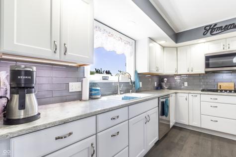 3829 Waycross Drive Columbus IN 47203