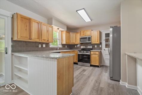 2555 W Sycamore Drive Greenfield IN 46140