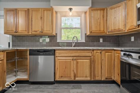 2555 W Sycamore Drive Greenfield IN 46140