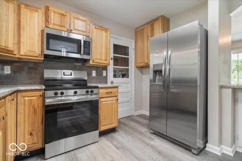2555 W Sycamore Drive Greenfield IN 46140
