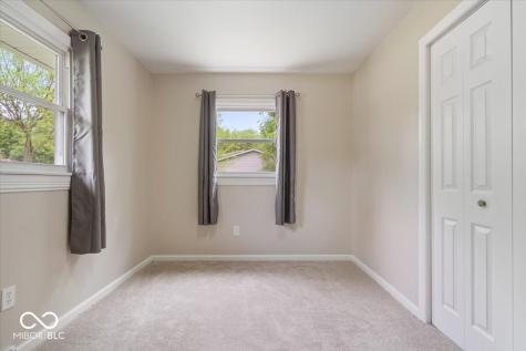2555 W Sycamore Drive Greenfield IN 46140