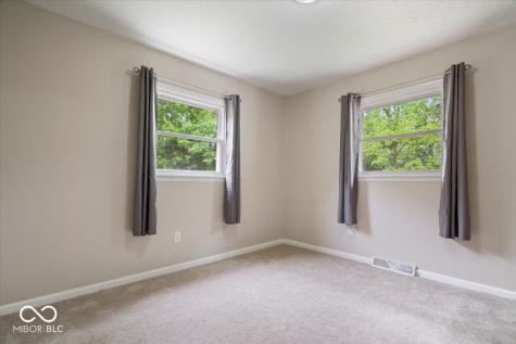 2555 W Sycamore Drive Greenfield IN 46140