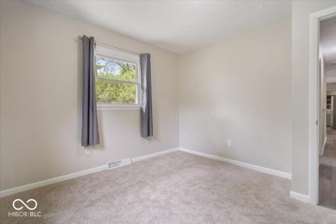 2555 W Sycamore Drive Greenfield IN 46140