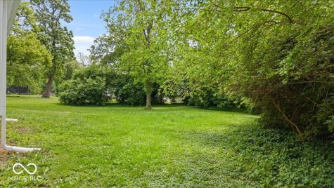 2555 W Sycamore Drive Greenfield IN 46140
