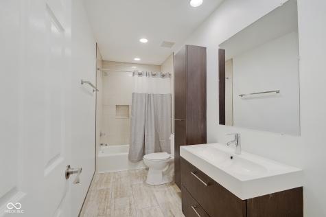 923 Leisure Lane Greenwood IN 46142