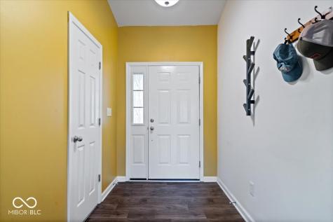 7427 Derek Drive Indianapolis IN 46113