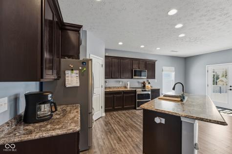 7158 Lakeland Trails Boulevard Indianapolis IN 46259
