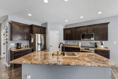 7158 Lakeland Trails Boulevard Indianapolis IN 46259