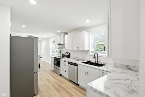 2715 S A Street Elwood IN 46036