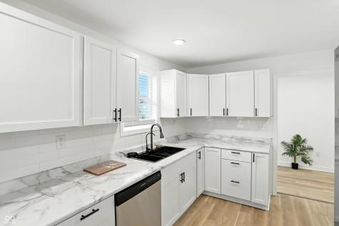 2715 S A Street Elwood IN 46036