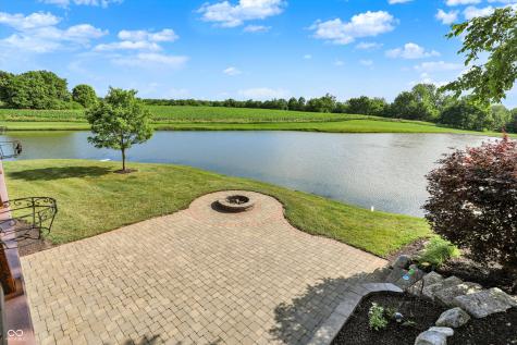 523 S 700 E Whitestown IN 46075