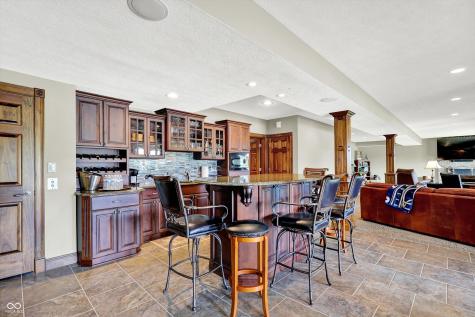 523 S 700 E Whitestown IN 46075