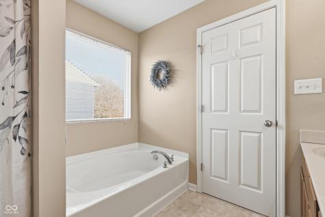 15460 Old Pond Circle Noblesville IN 46060