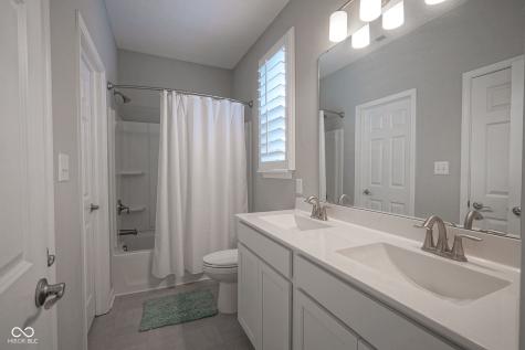 1274 Clairet Westfield IN 46074