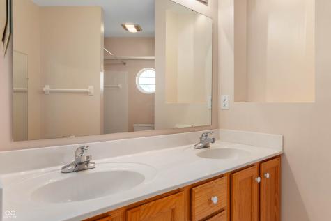 10747 Red Pine Drive Fishers IN 46037